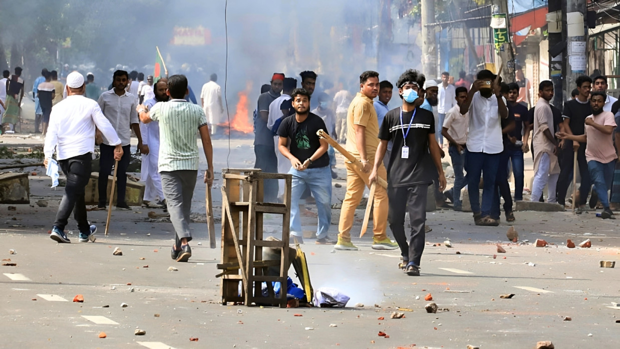 বৈষম্যবিরোধী ছাত্র আন্দোলনে শিক্ষার্থীরা