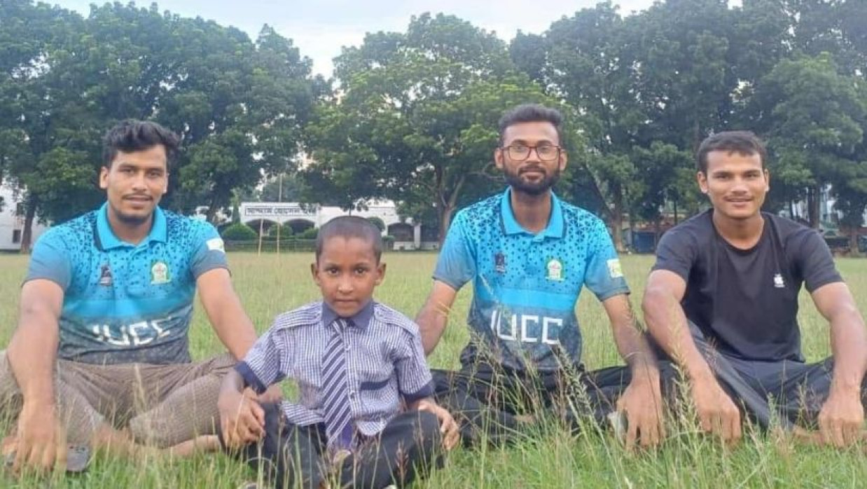 ইবি ক্রিকেট ক্লাবের সহায়তায় স্কুলে যাবে নাঈম