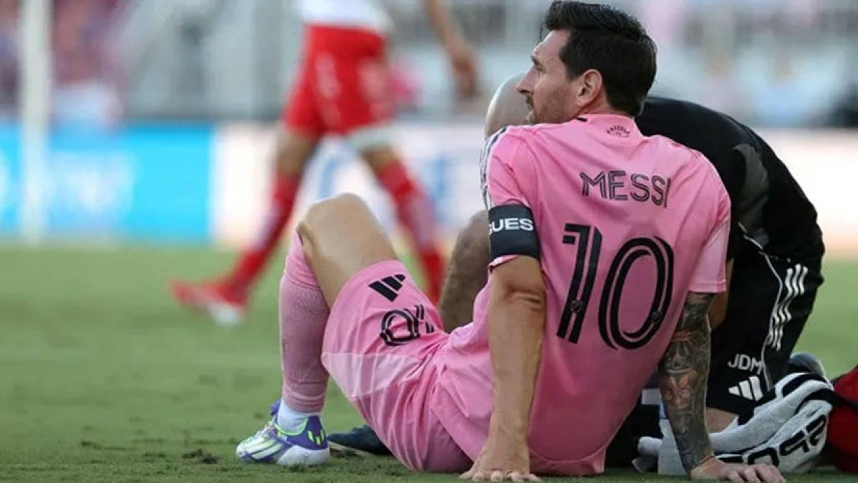 লিওনেল মেসি   