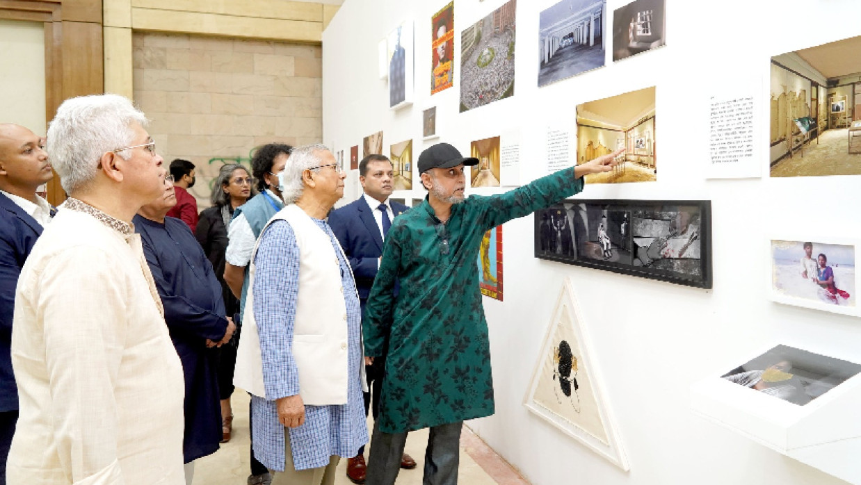 গণভবনে নির্মাণাধীন কার্যক্রমগুলো ঘুরে দেখছেন প্রধান উপদেষ্টা