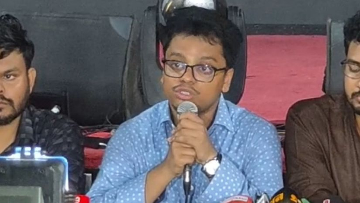 সংবাদ সম্মেলনে ফরহাদ