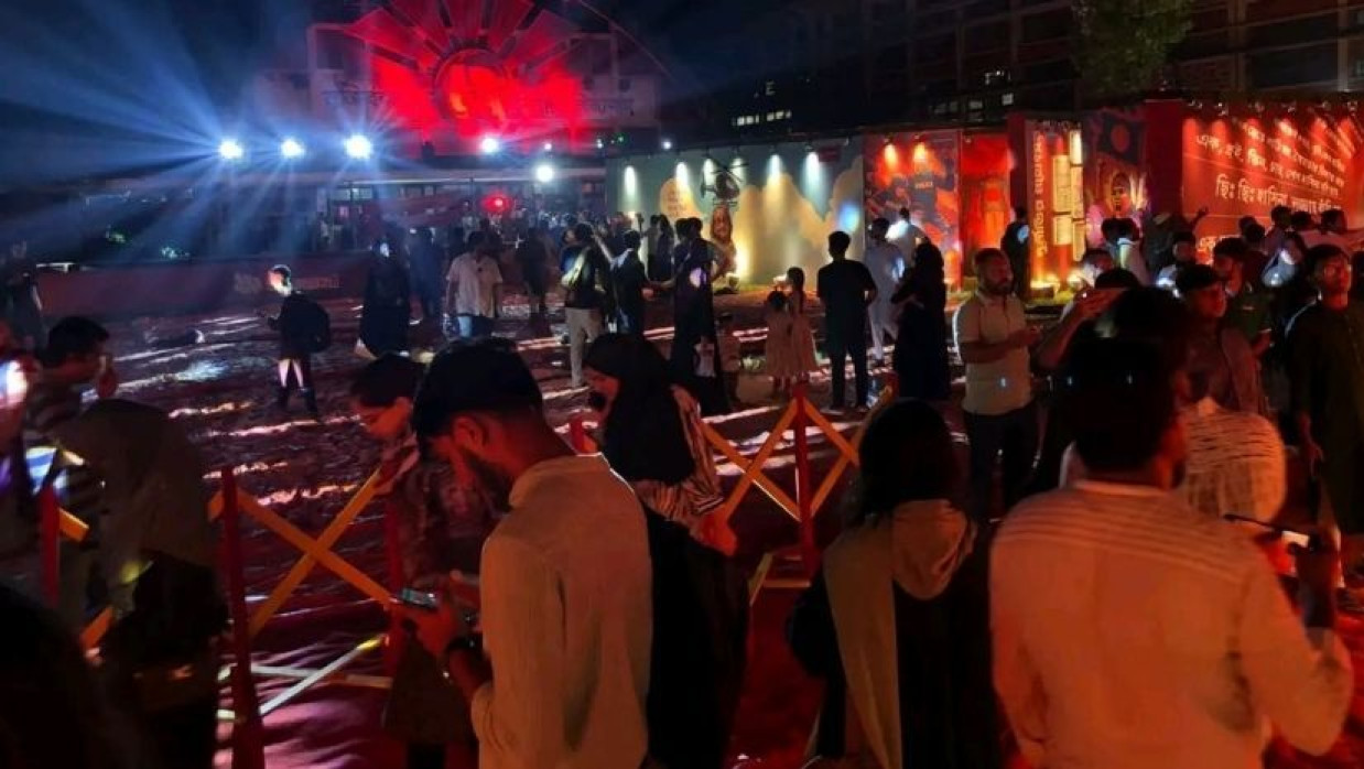 টিএসসিতে ‘আমরাই ৩৬ জুলাই: আমরা থামব না’ শীর্ষক ঢাবি শাখা ছাত্রশিবিরের প্রদর্শনী