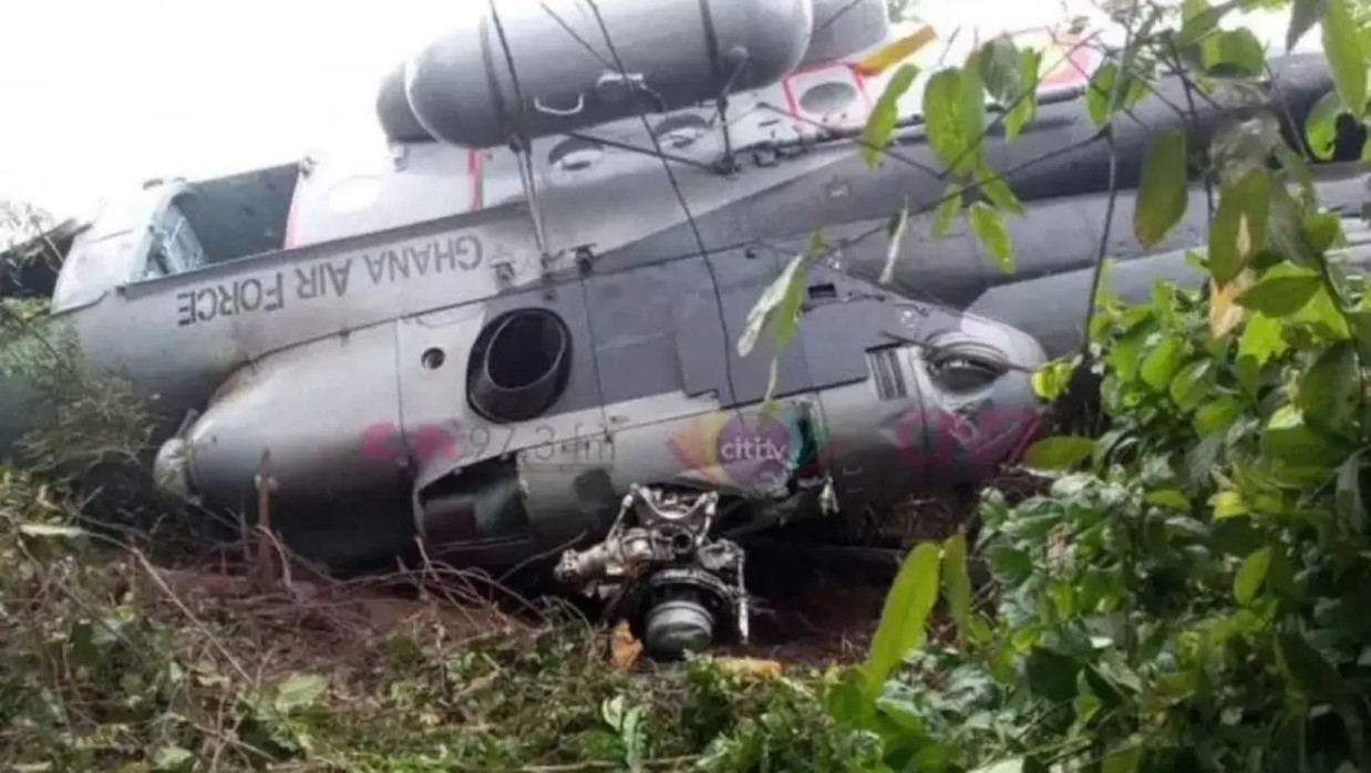 সামরিক হেলিকপ্টার বিধ্বস্ত হয়ে নিহত ৮