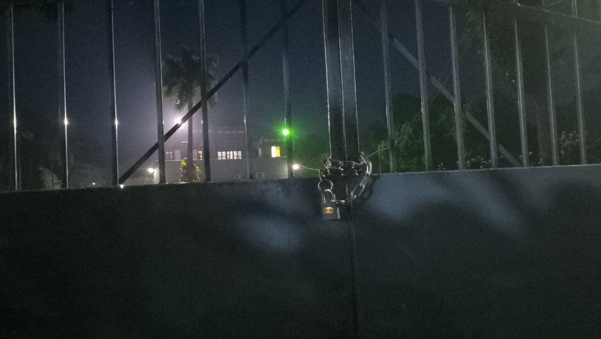 রাবি ভিসির বাসভবনে তালা