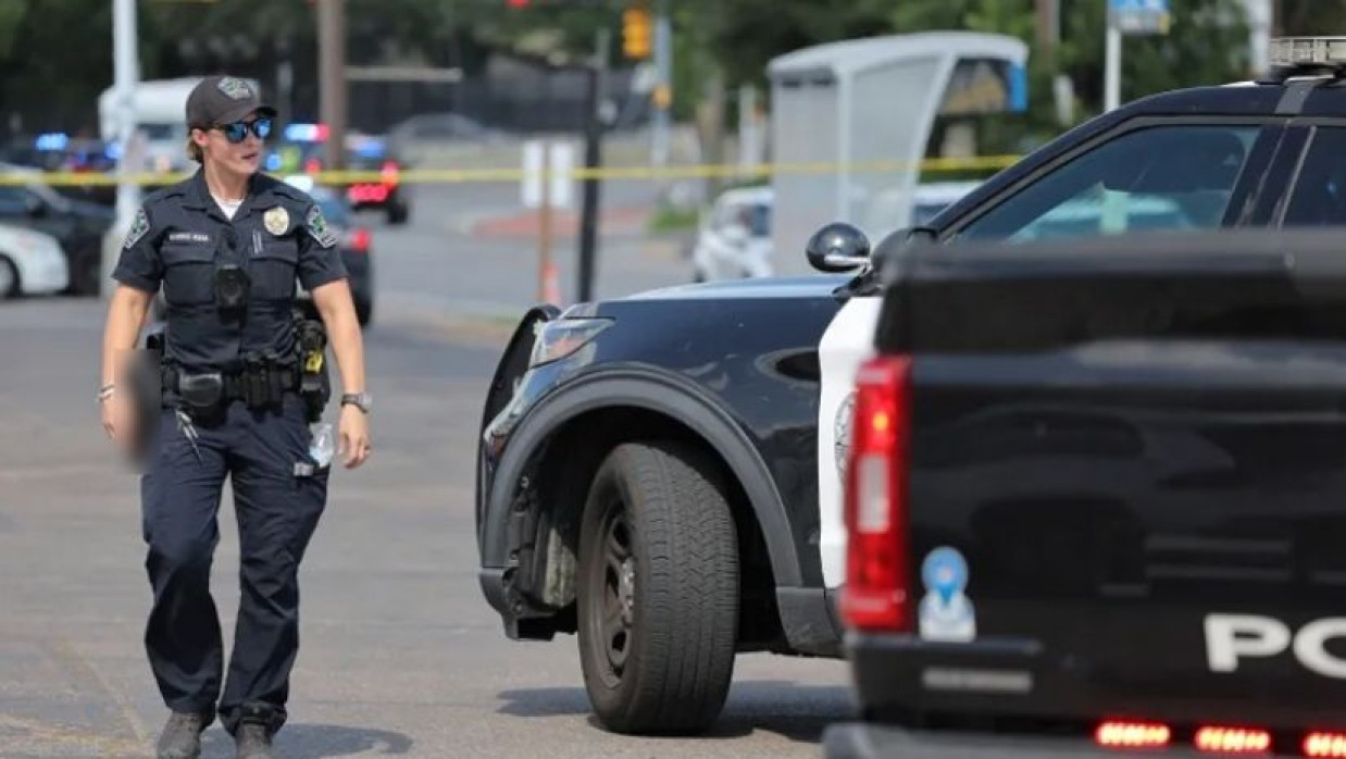 যুক্তরাষ্ট্রে স্টোরে বন্দুক হামলা, নিহত ৩