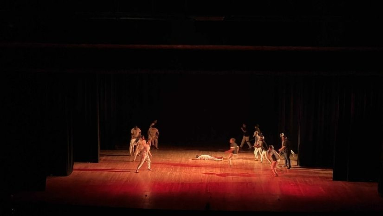 বাংলাদেশ শিল্পকলা একাডেমিতে তুরাগ শিল্পীগোষ্ঠীর মঞ্চনাটক