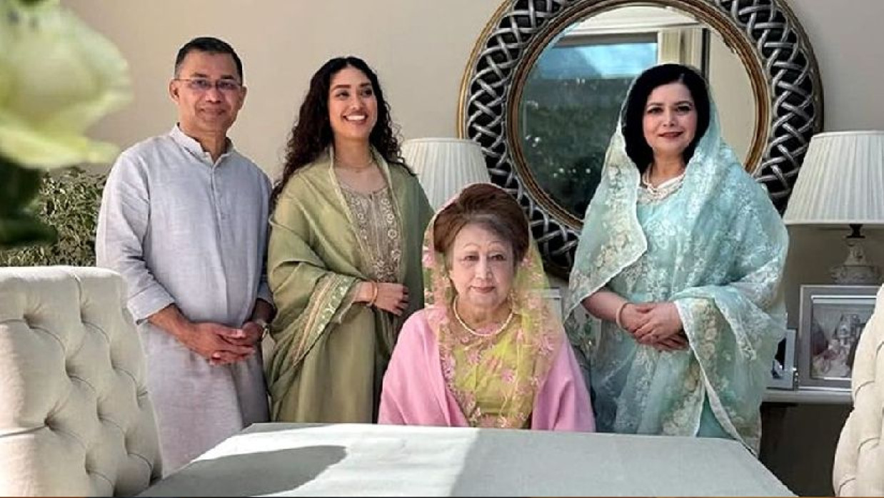 পরিবারের সাথে খালেদা জিয়া