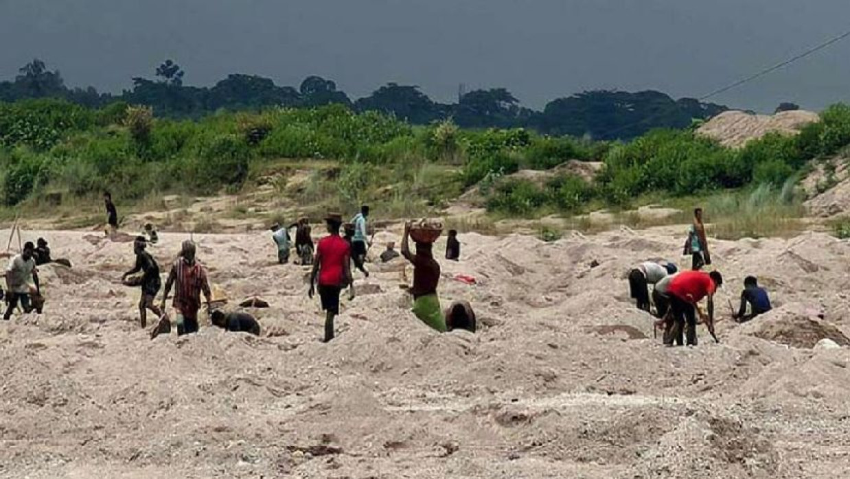 সাদা পাথর লুট