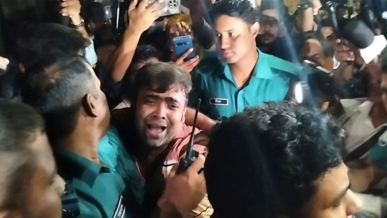 ধানমন্ডি-৩২ নম্বরে গণপিটুনির শিকার এক যুবক