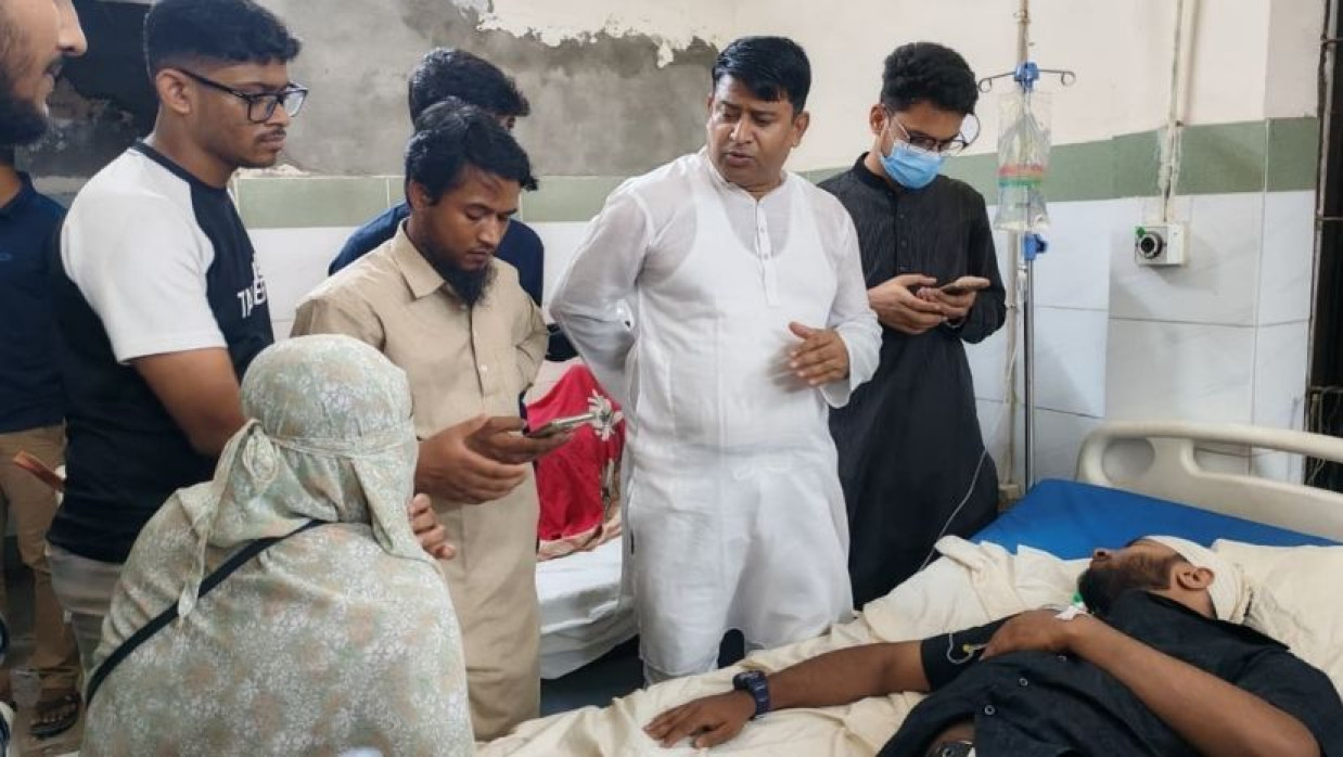 আহত আল আমিন হাসপাতালে চিকিৎসাধীন