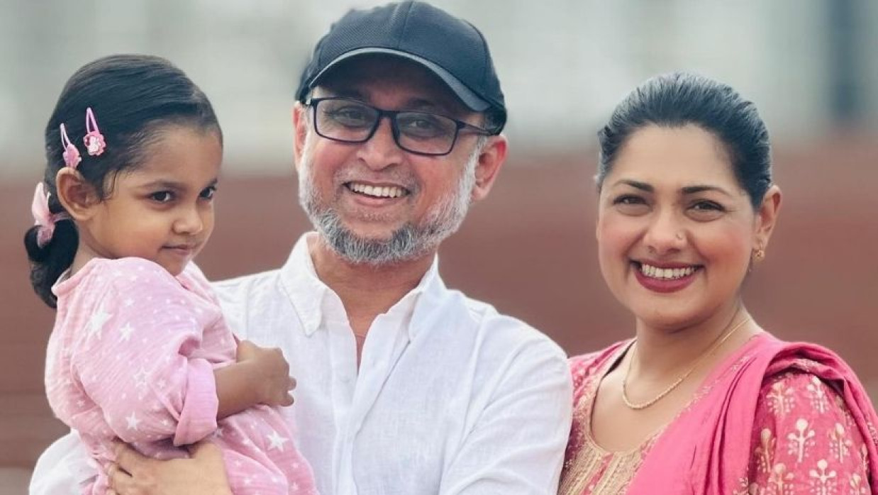 সংস্কৃতিবিষয়ক উপদেষ্টা মোস্তফা সরয়ার ফারুকী ও অভিনেত্রী নুসরাত ইমরোজ তিশা