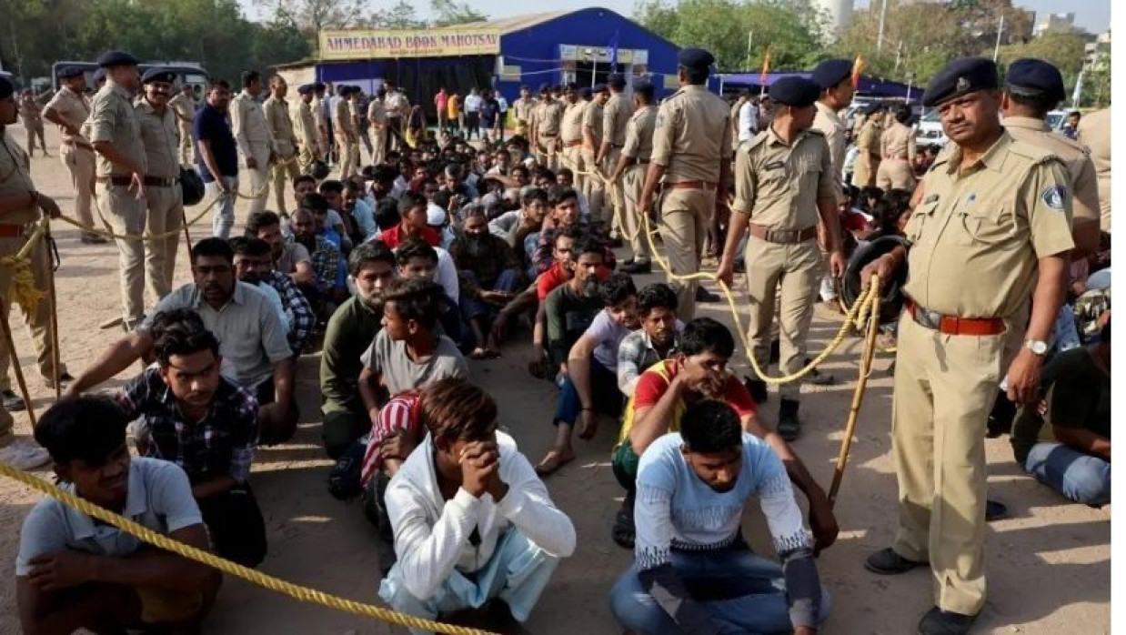 অভিযানে আটক ভারতীয় বাংলাভাষী 