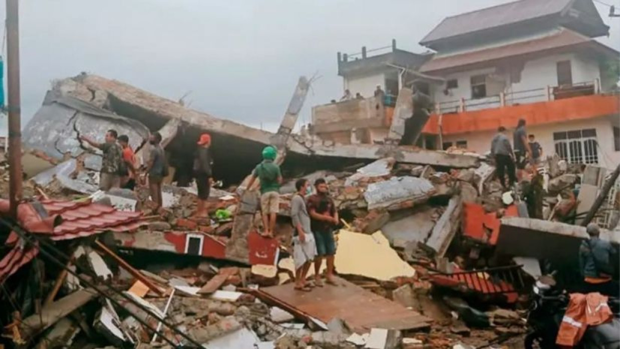 ইন্দোনেশিয়ার মধ্যাঞ্চলীয় সুলাওয়েসি অঞ্চলে শক্তিশালী ৬ মাত্রার ভূমিকম্প আঘাত হেনেছে