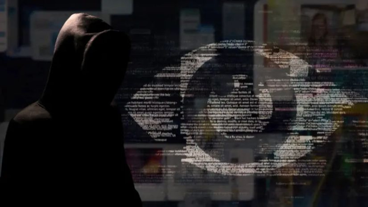 এখনও কি ফোনে আড়ি পাতছে সরকার?