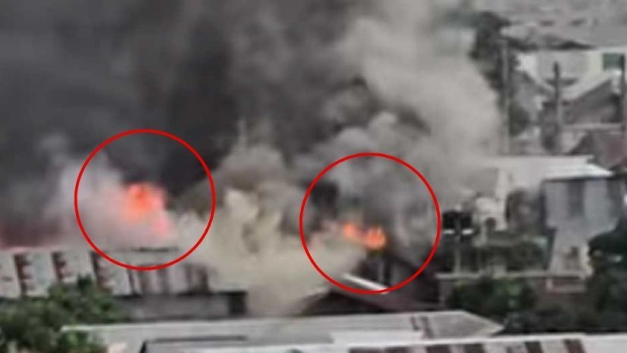 সাততলা বস্তিতে আগুন