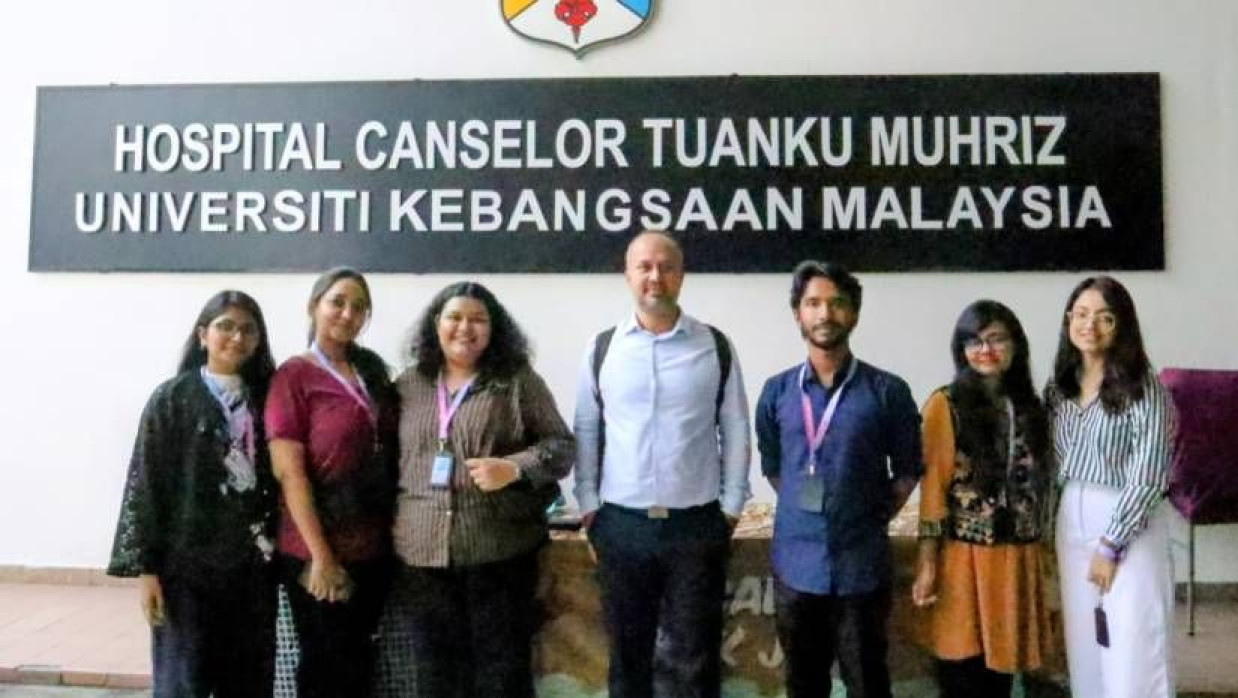 ইউকেএম আয়োজিত এডুকালচারাল রিসার্চ ফিউশন এক্সচেঞ্জ প্রোগ্রাম অংশগ্রহণ করেন এনএসইউ ফার্মাসিউটিক্যাল বিভাগের ছয় শিক্ষার্থী