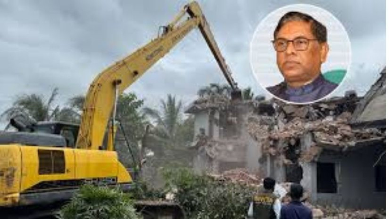 সাবেক প্রতিমন্ত্রী নসরুল হামিদের বাংলোবাড়ি গুঁড়িয়ে দিলো বিআইডব্লিউটিএ