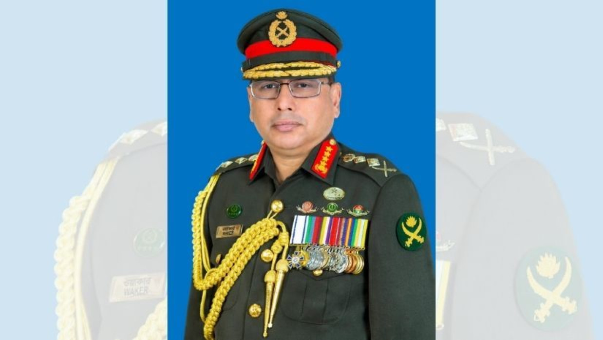 সেনাবাহিনীর প্রধান জেনারেল ওয়াকার-উজ-জামান