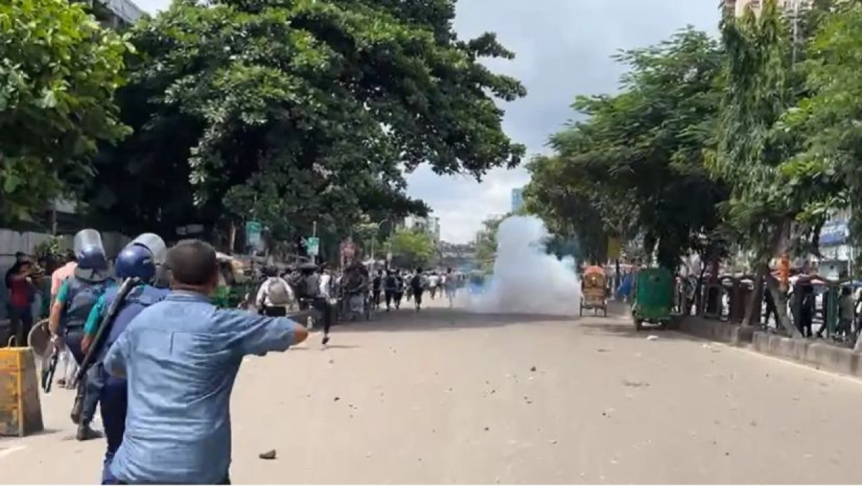 সায়েন্সল্যাবে সংঘর্ষ