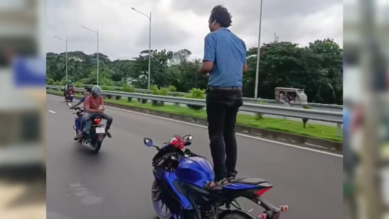 কর্ণফুলীর আনোয়ারা প্রান্তে এক যুবকের প্রাণঘাতী বাইক স্ট্যান্ট