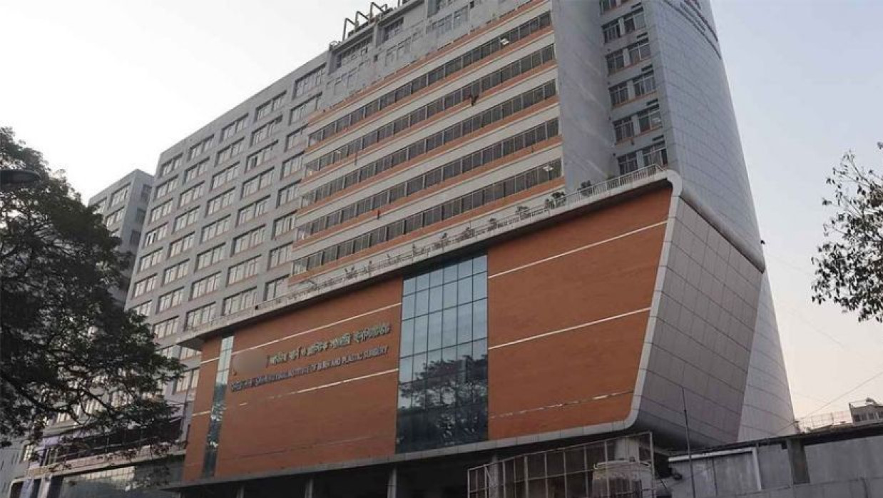 গ্যাস লিকেজ থেকে আগুনে একই পরিবারের ৯ জন দগ্ধ