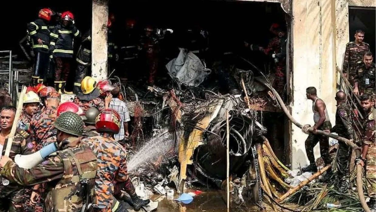 মাইলস্টোন স্কুলে যুদ্ধবিমান বিধ্বস্তের ঘটনা