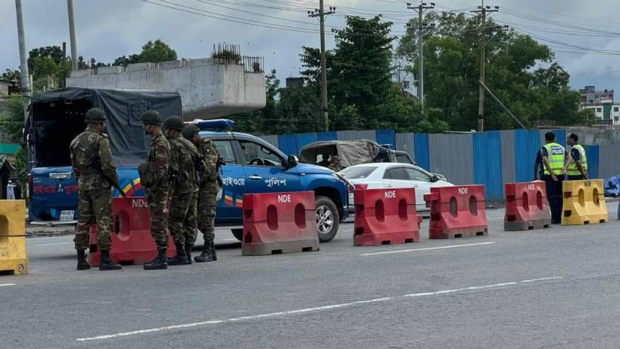 ঢাকা-চট্টগ্রাম মহাসড়কে কুমিল্লায় পদুয়ার বাজার ইউটার্নটি বন্ধ করে দেওয়া হয়েছে