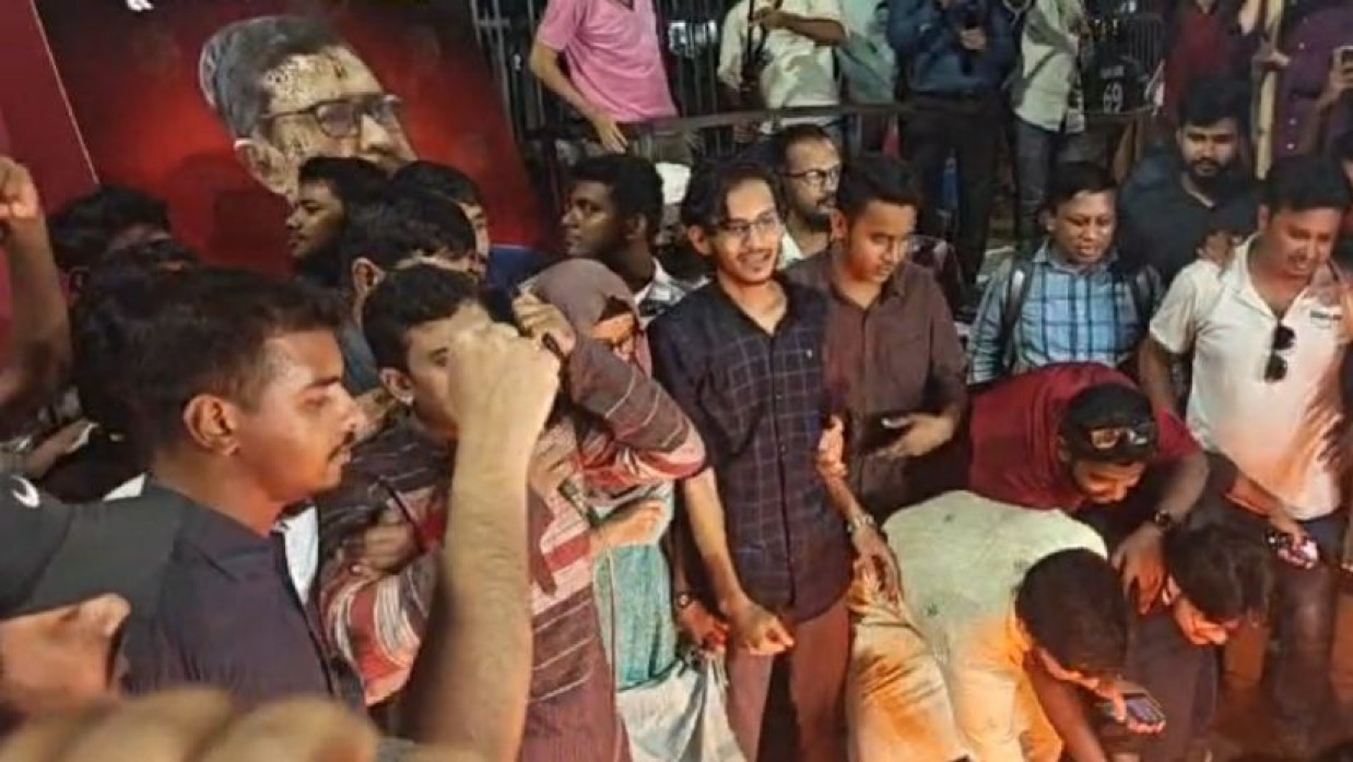 শাহবাগে শিক্ষার্থীরা
