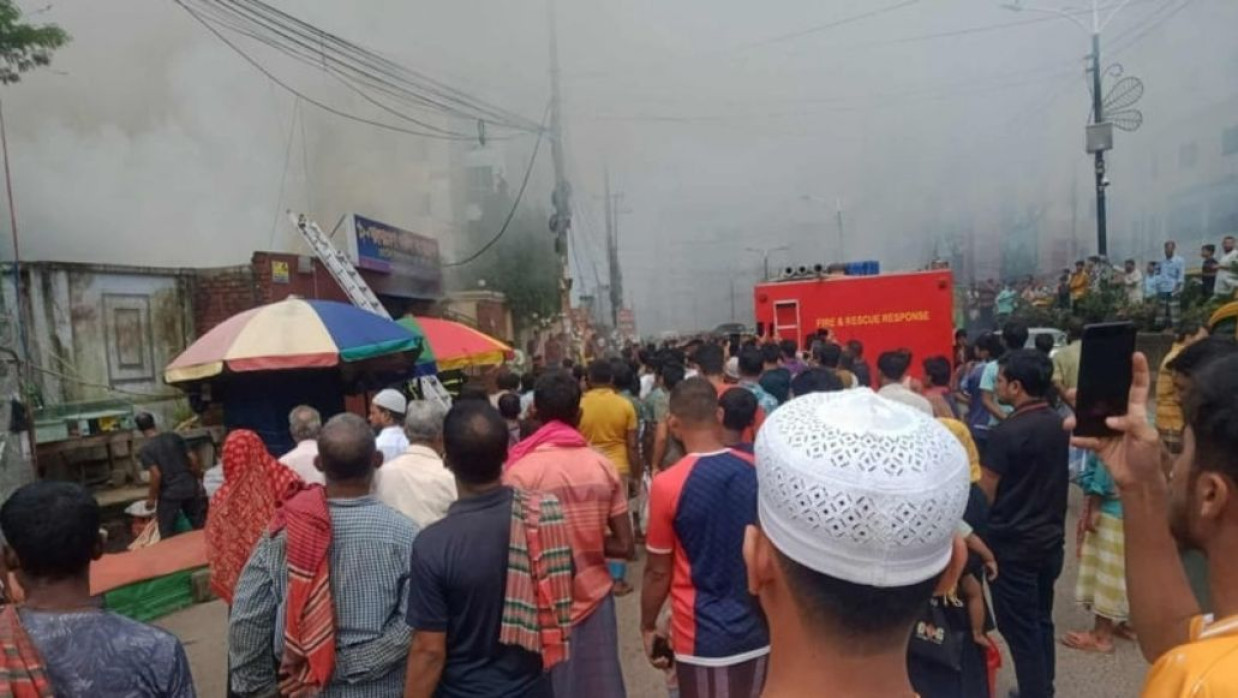 চট্টগ্রামে হোটেল সৈকতের বার ও রেস্তোরাঁয় আগুন