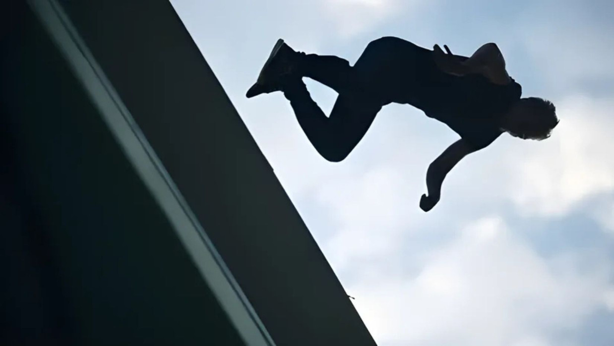 লাফ দিয়ে রোগীর মৃত্যু