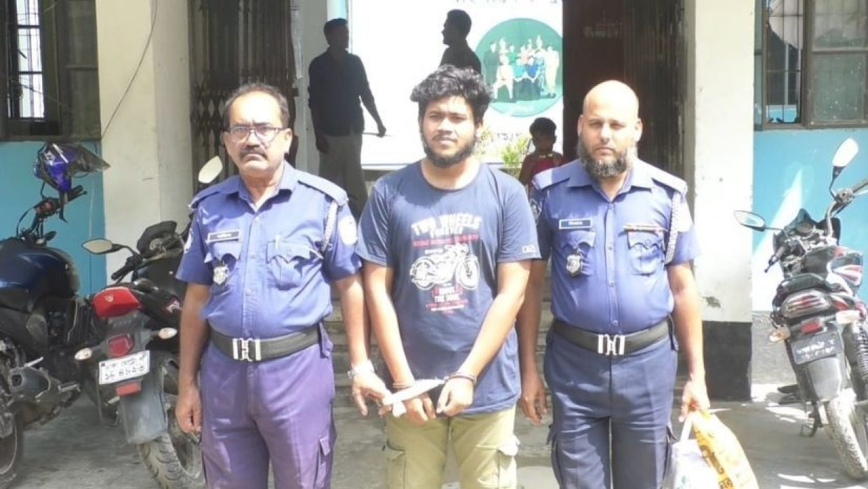 আটককৃত দূর্জয় সাব্বির