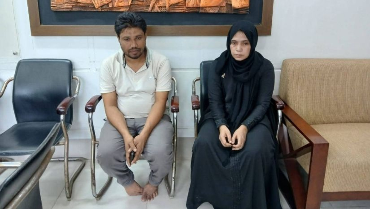 আটককৃত রোহিঙ্গা দম্পতি 