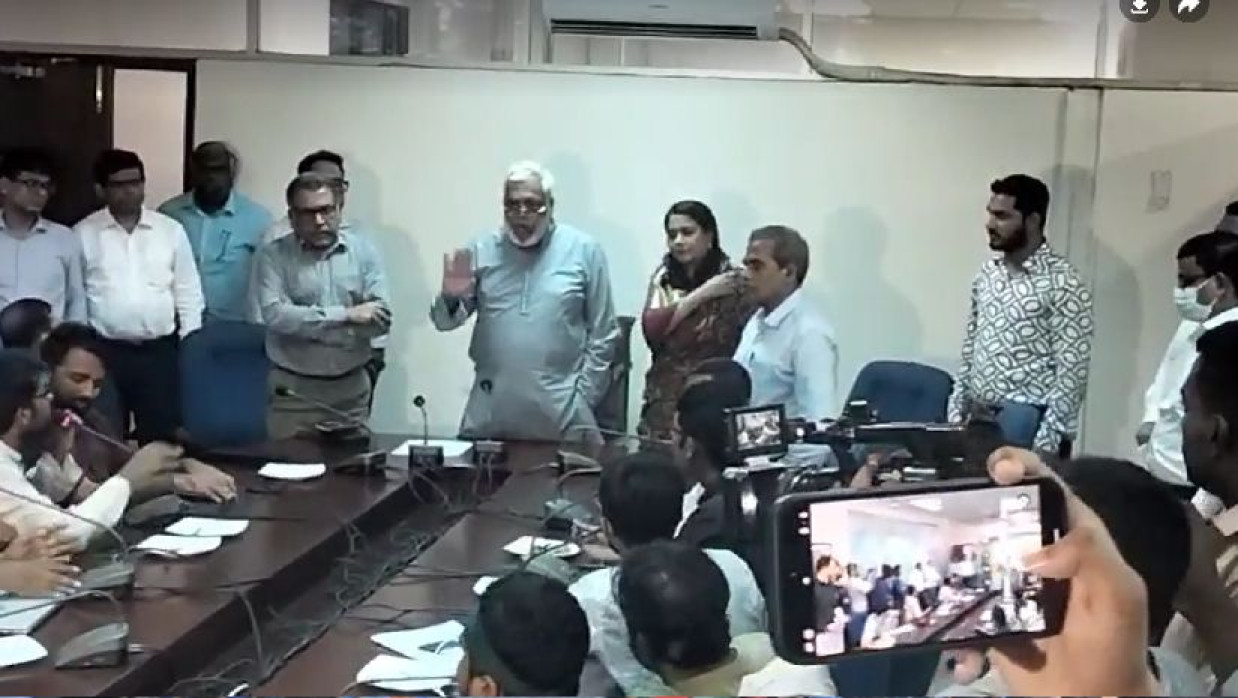 দুই উপদেষ্টার সঙ্গে বৈঠকে প্রকৌশল শিক্ষার্থীরা