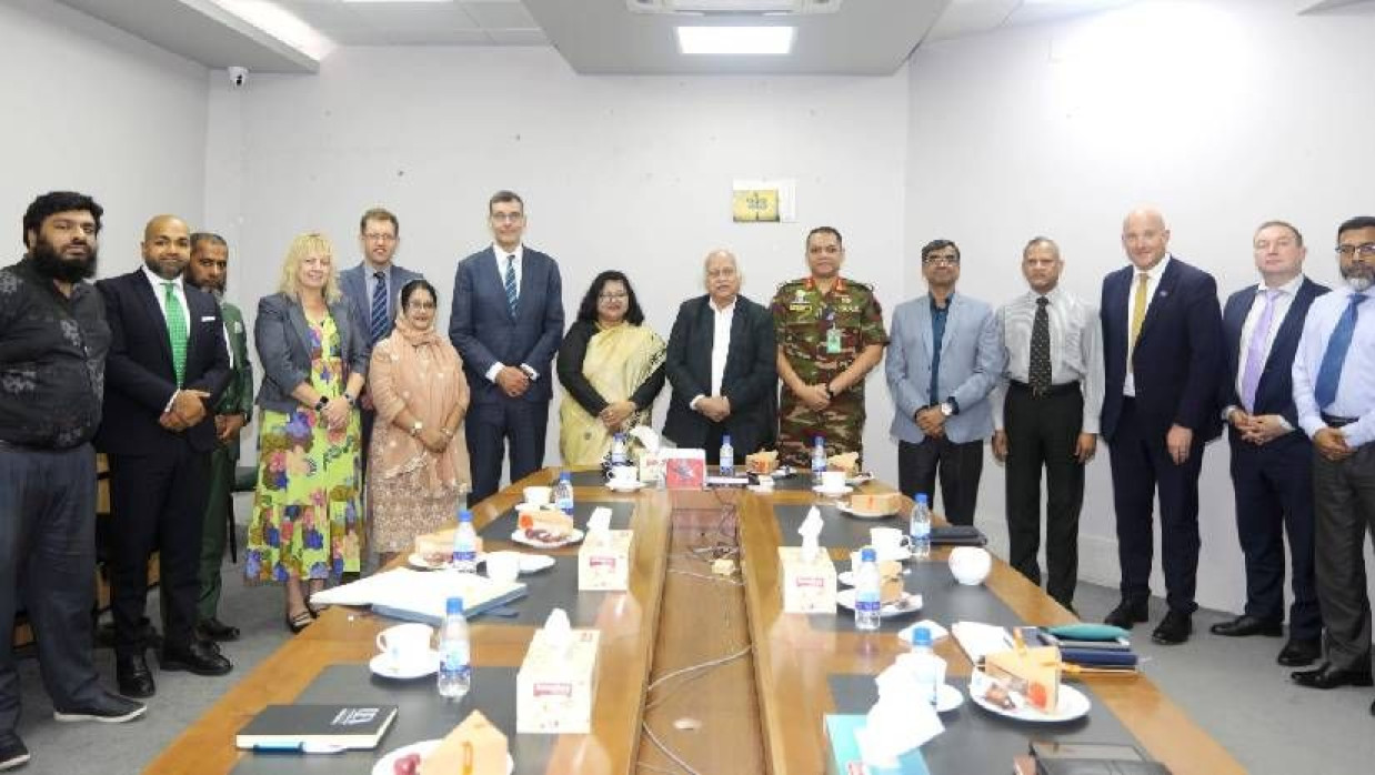 কমিশন ভবনের ৫ম তলার সভাকক্ষে এ সভা অনুষ্ঠিত হয়