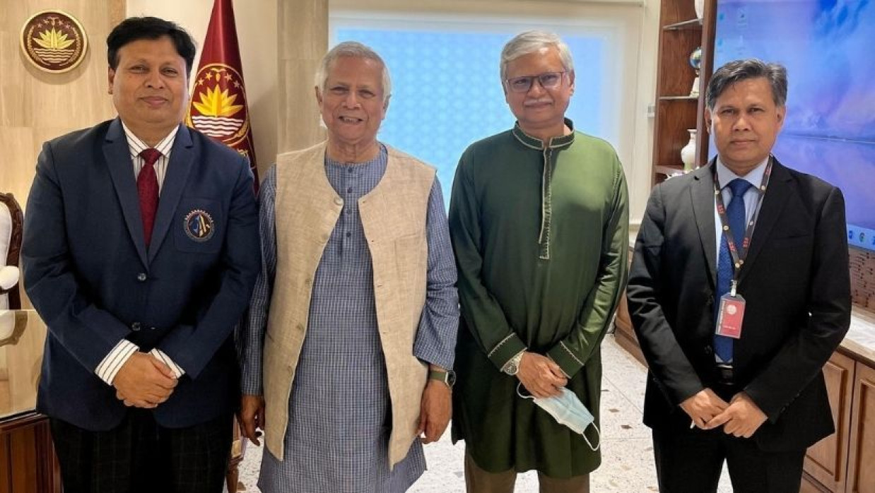 প্রধান উপদেষ্টার সাথে ভিসি, প্রো-ভিসিদের সাক্ষাৎ