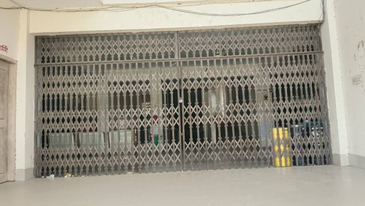 উপজেলা স্বাস্থ্য কমপ্লেক্সে বৈকালিক স্বাস্থ্যসেবা কেন্দ্রে তালা 