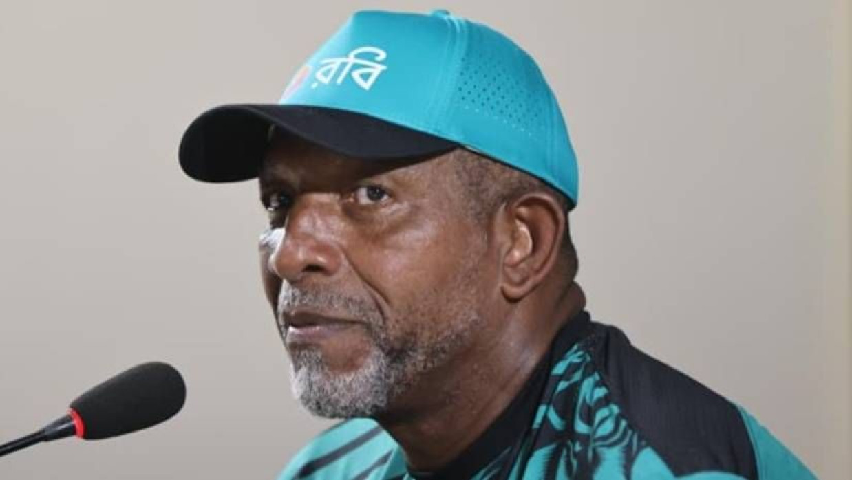 ফিল সিমন্স 