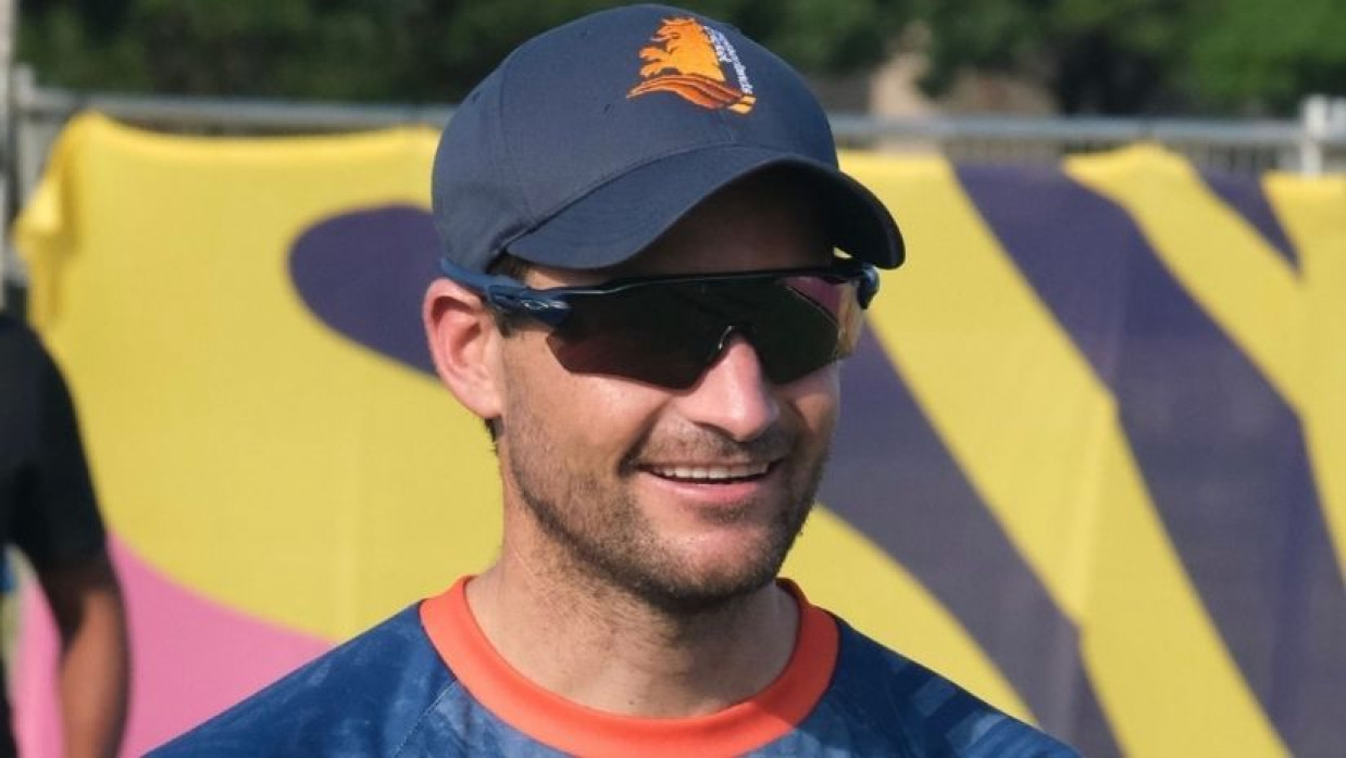 কোচ রায়ান কুক