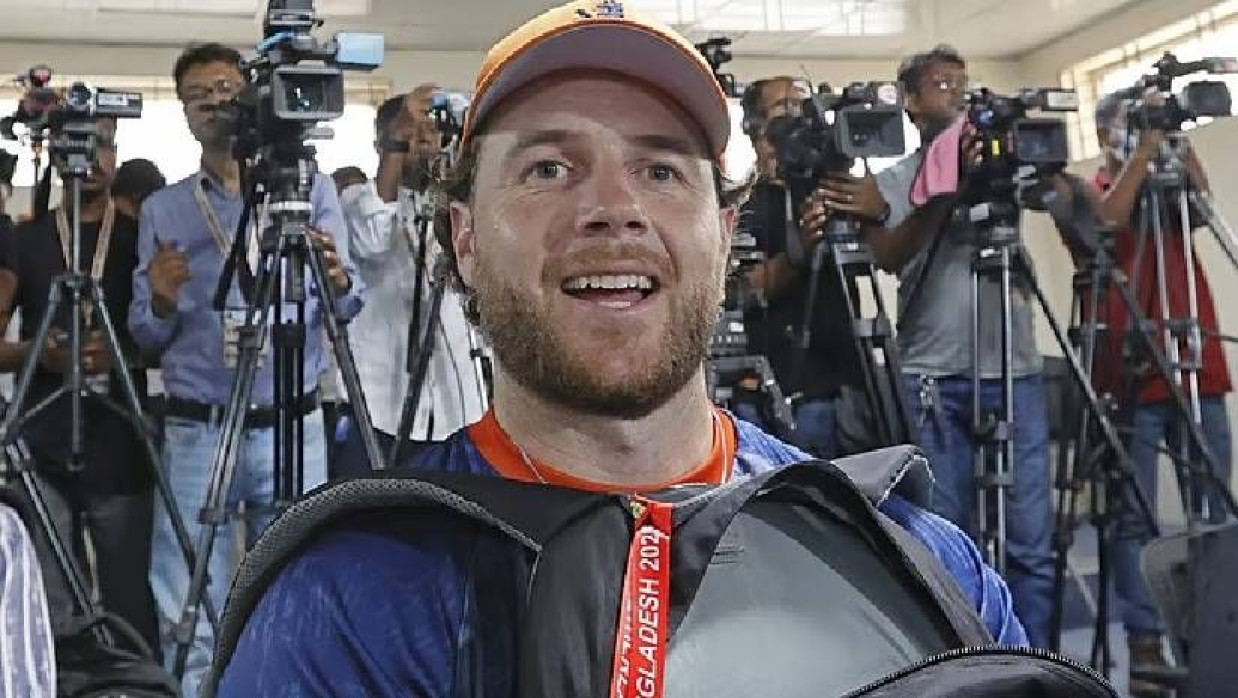  সাংবাদিকের ভূমিকায় ডাচ ওপেনার