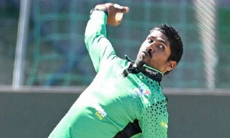 অভিষেক ম্যাচ শেষ না হতেই সন্দেহভাজন বোলিং অ্যাকশনে প্রোটিয়া স্পিনার