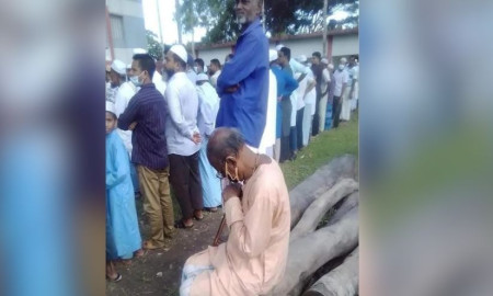 সেই সুধীর বাবুও চলে গেলেন