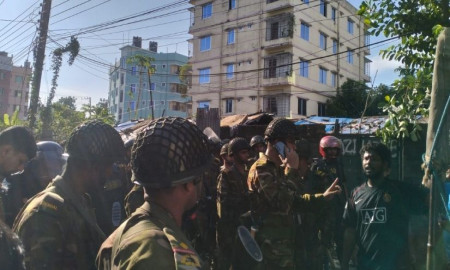 গ্রামবাসীর হাতে আটকা চবির একাধিক শিক্ষার্থী, উদ্ধারে যাচ্ছে যৌথবাহিনী