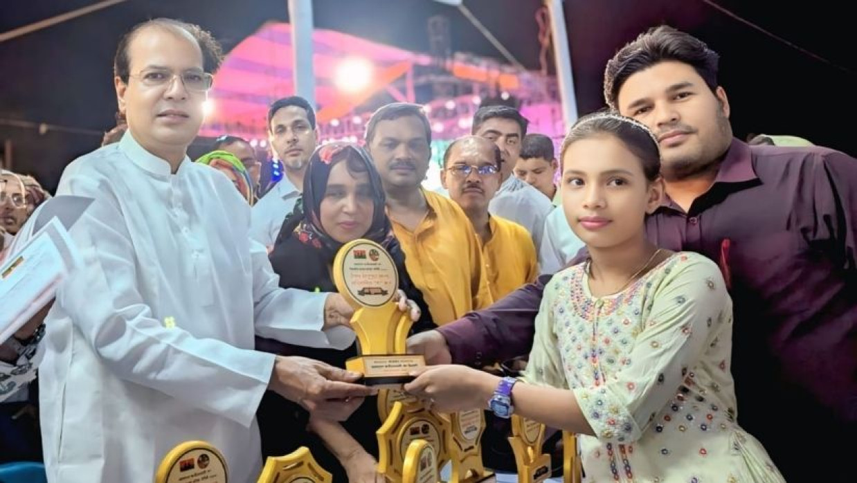 প্রথম শিবরাম স্কুলের শিক্ষার্থী ইসরাত