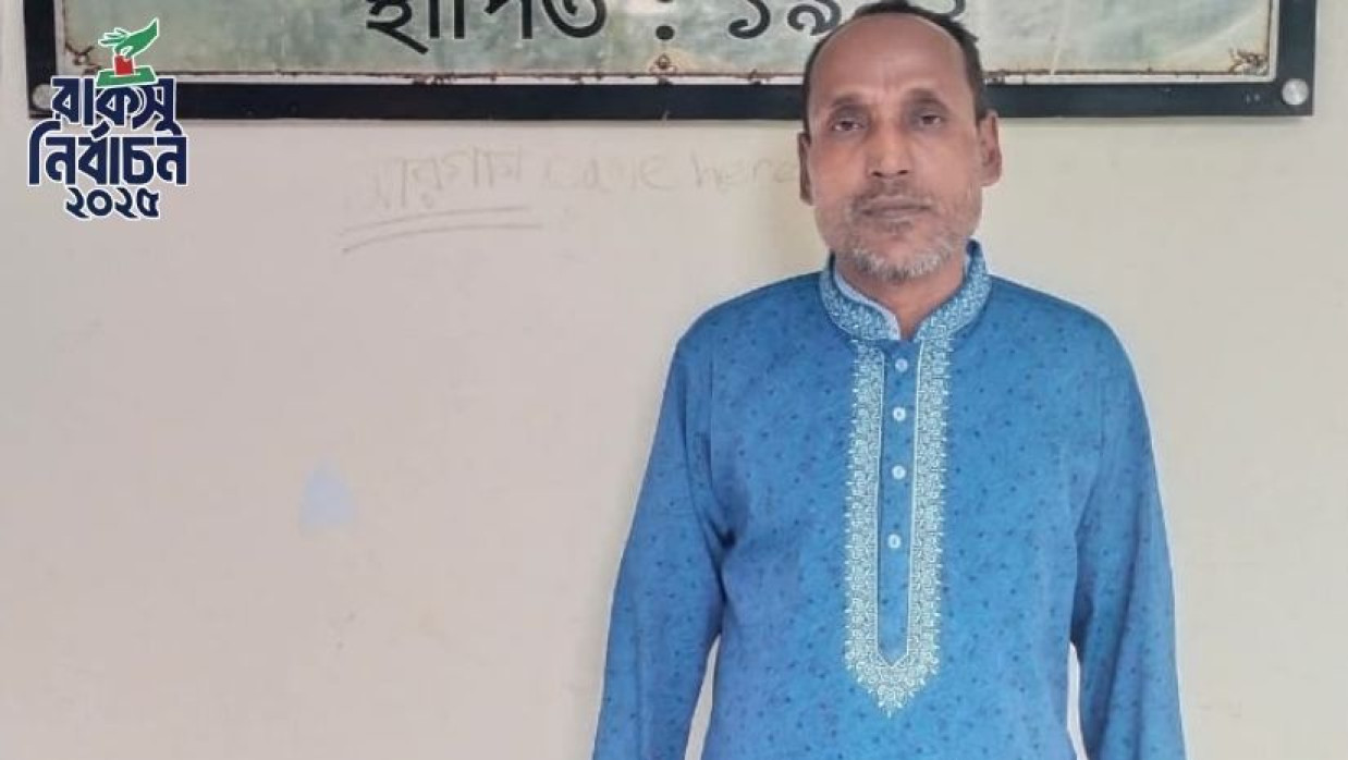 রাকসু নির্বাচনে সবার দৃষ্টি কেড়েছেন প্রার্থী শাহরিয়ার মোর্শেদ খান