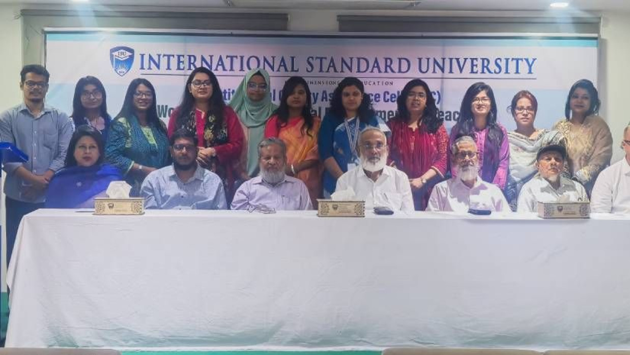 কর্মশালায় আইএসইউ শিক্ষক-শিক্ষিকারা এ আয়োজনে অংশগ্রহণ করেন