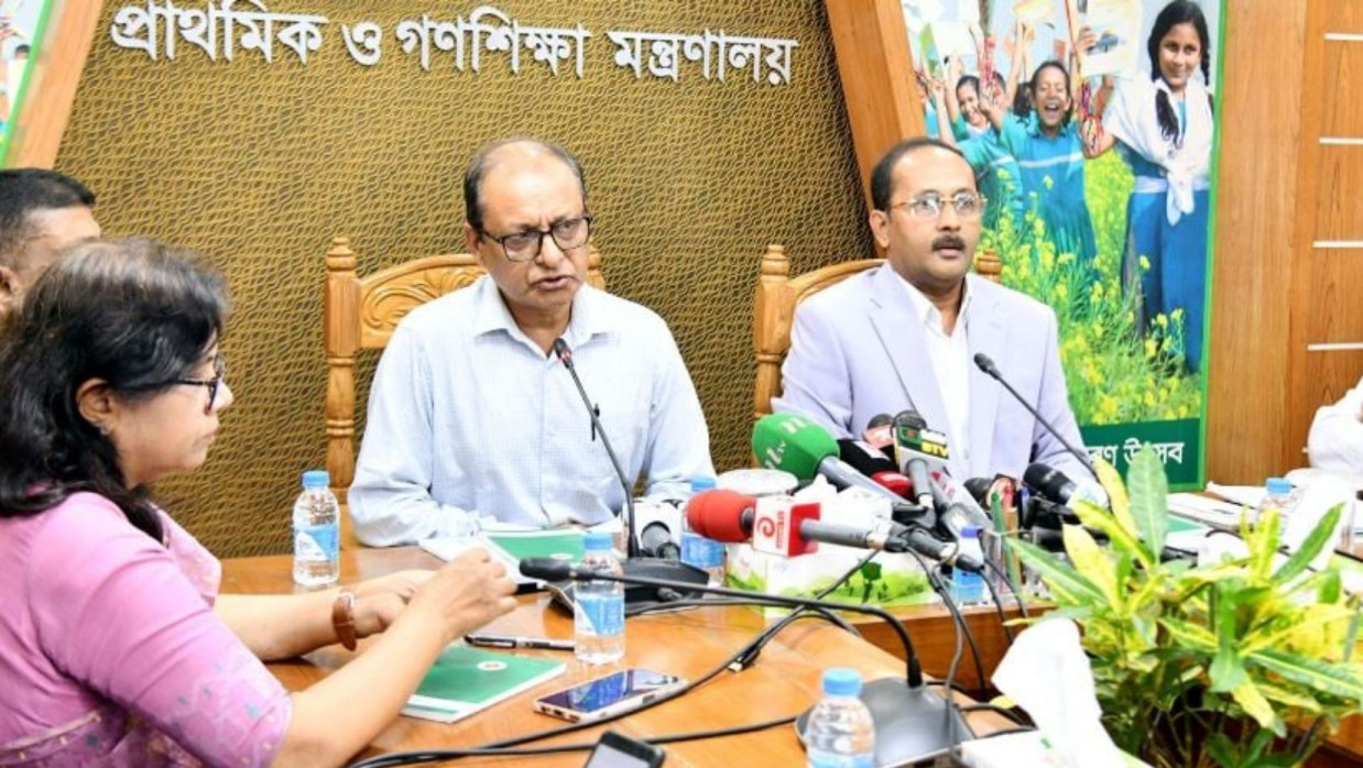 প্রাথমিক ও গণশিক্ষা উপদেষ্টা অধ্যাপক ডা. বিধান রঞ্জন রায় পোদ্দার