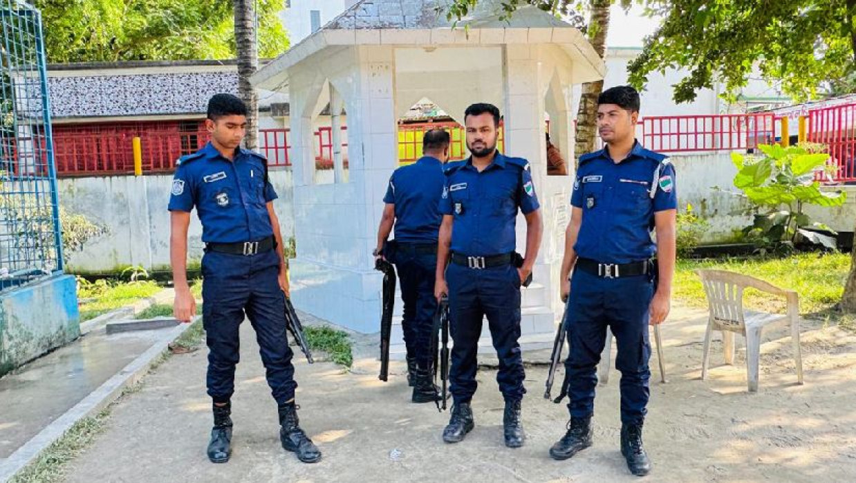 বাউল সম্রাট ফকির লালন শাহের আখড়াবাড়িতে নিরাপত্তা জোরদার করা হয়েছে