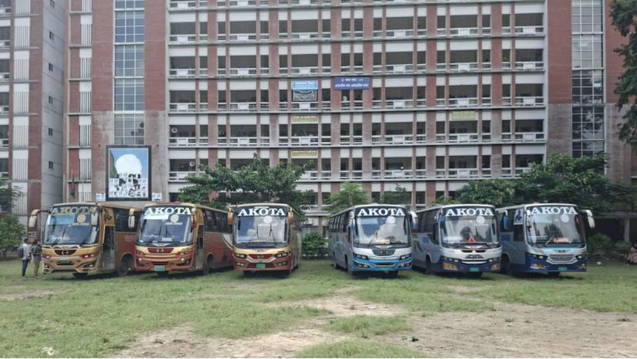 একতা পরিবহনের ছয় বাস আটক 