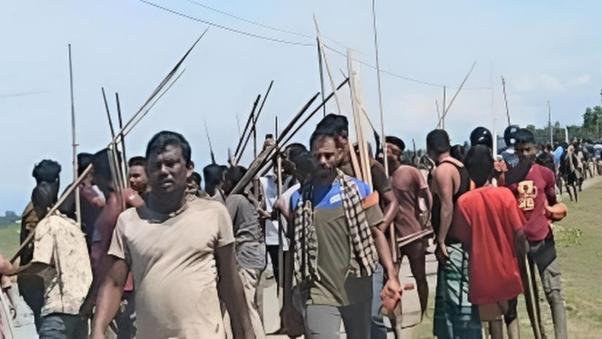 হবিগঞ্জে টমটম ভাড়া নিয়ে সংঘর্ষ ঘটে