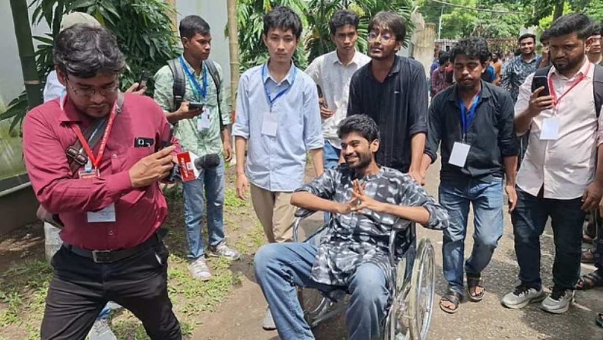 জিএস পদপ্রার্থী মেঘমল্লার বসু